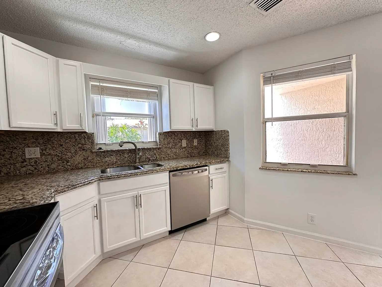 3 bed, 2.5 bath, 1449 sqft, $2,950 — Photo 3