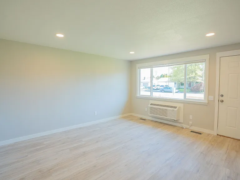 2910 Railroad St SE — Photo 17