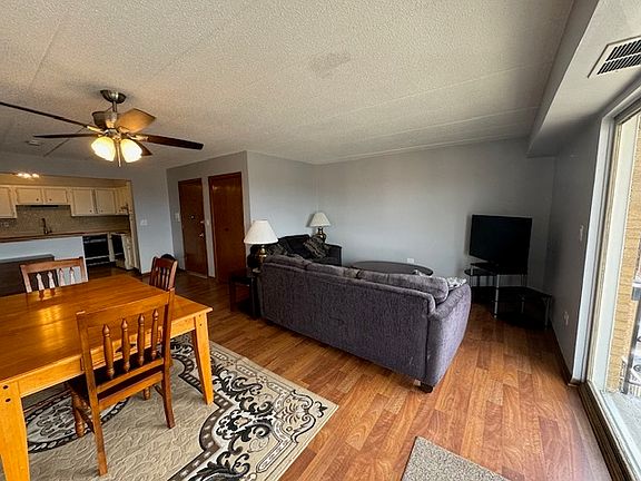 5th image of 2930 N Harlem Ave APT 5D