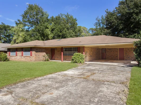 6100 Moreton Pl, Ocean Springs, MS 39564
