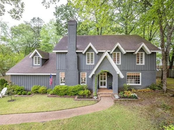 2741 Hunters Dr, Germantown, TN 38138
