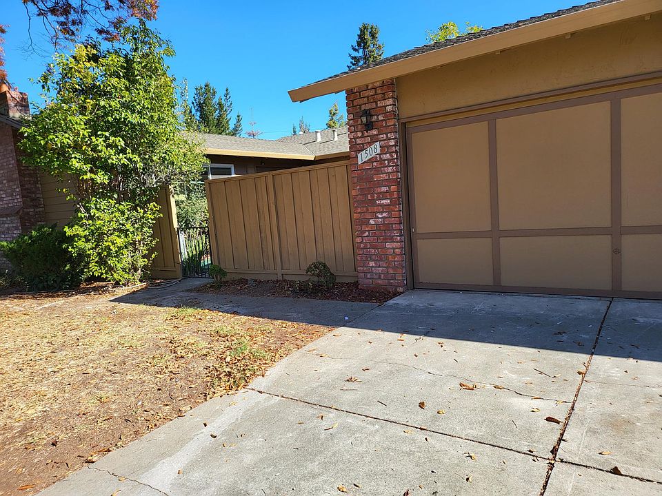 1st image of 1508 Albatross Dr