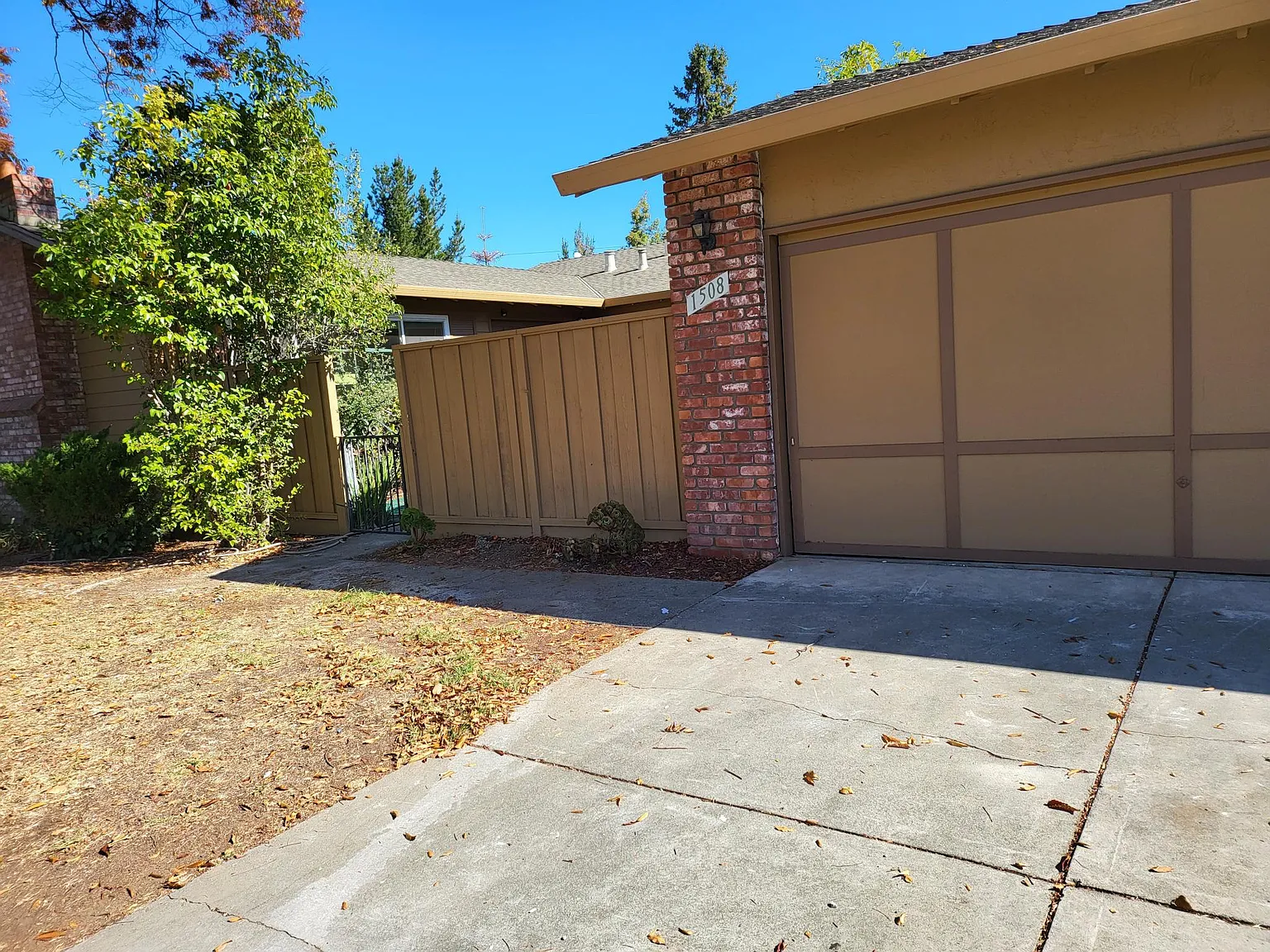 1508 Albatross Dr photo 1