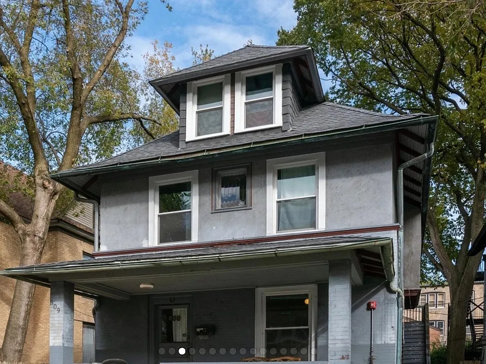 809 Foster St