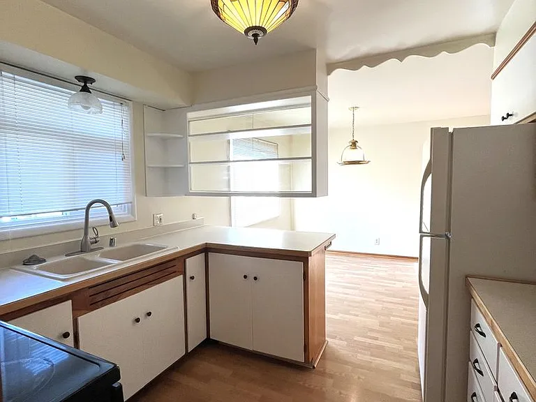 2310 Walnut St — Photo 6