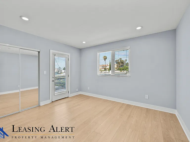 1959 Vista Del Mar Ave — Photo 11