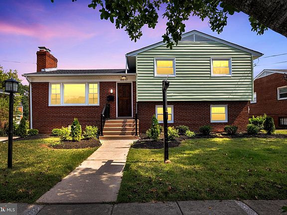4th image of 4417 20th St NE