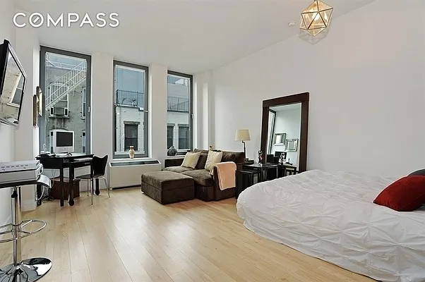 Sold by Compass | media 10