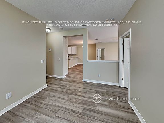 5th image of 901 Benton Dr