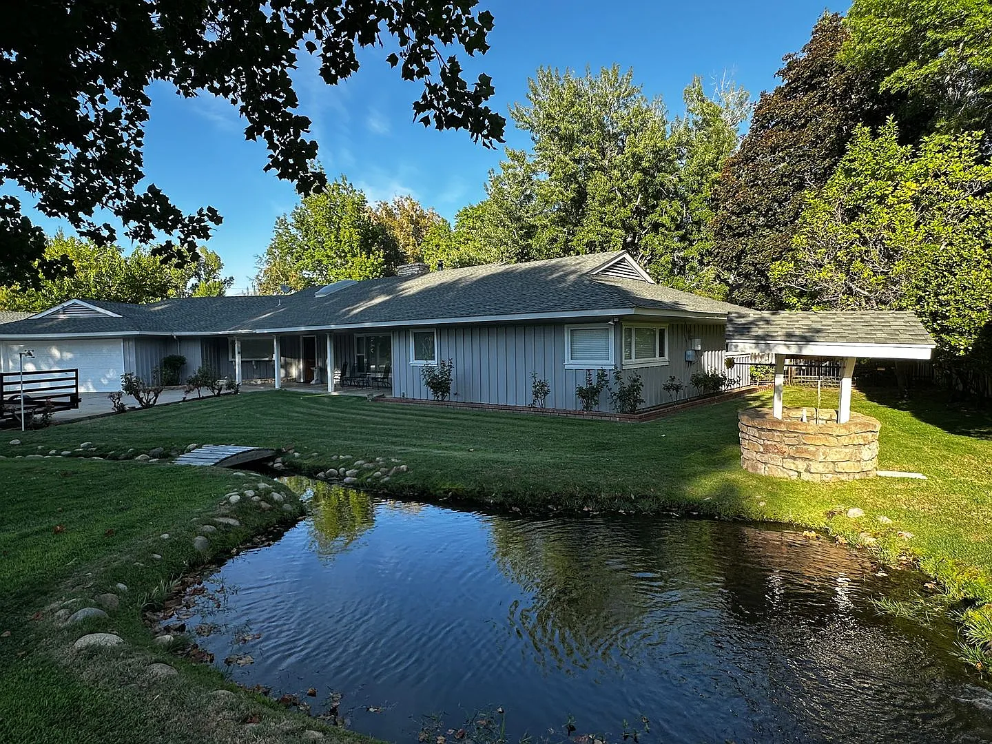 Lovely Furnished three bedroom home in the desirable McLaren neighborhood! — Photo 2