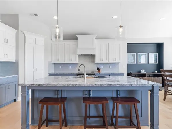 21119 W 188th Ter, Spring Hill, KS 66083