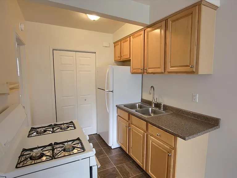 1452 S 300 E — Photo 8