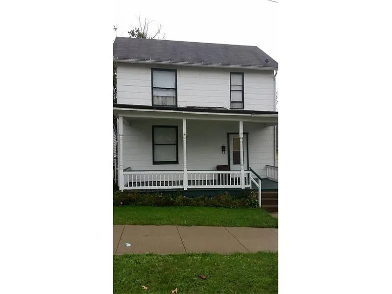 750 Broad St photo 1