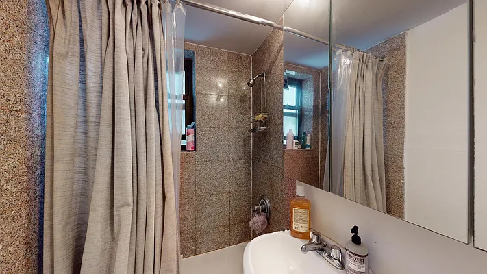 Rented by Bond New York | media 28