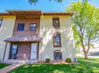 168 Carmel Woods Dr, Ellisville, MO 63021