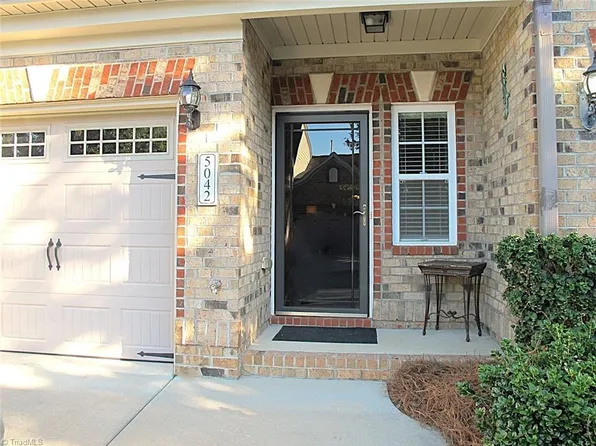 5042 Wyngate Village Dr, Winston Salem, NC 27103