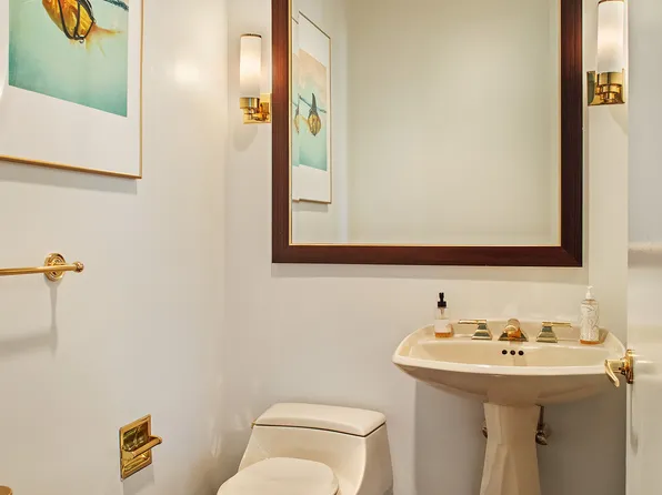 845 United Nations Plaza image 8 of 9