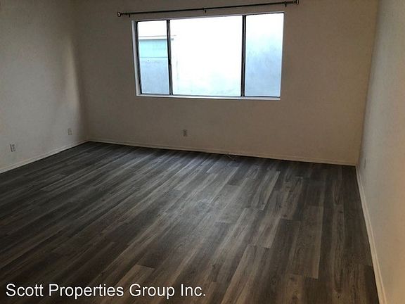 4th image of 50 Rose Ave #6