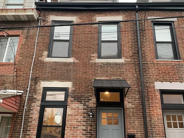 339 46th St — Photo 33