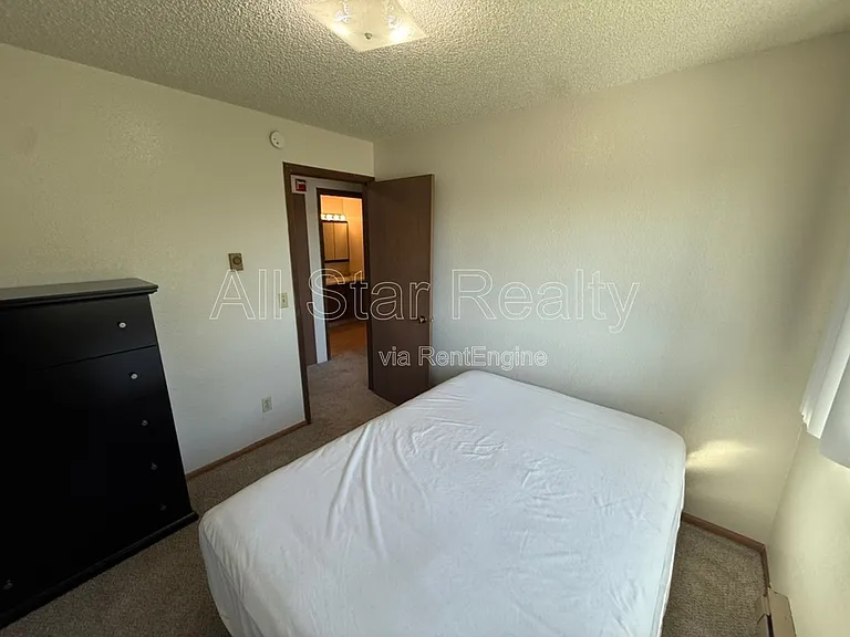 Norseman Apartments — Photo 22