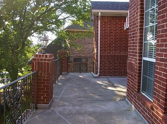 2nd image of 2415 Laurel Valley Ct