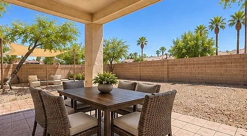 2114 N San Vincente Dr — Photo 10