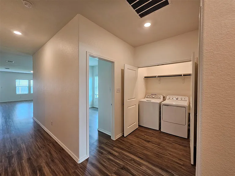 228 Gabriels Bluff Dr — Photo 5