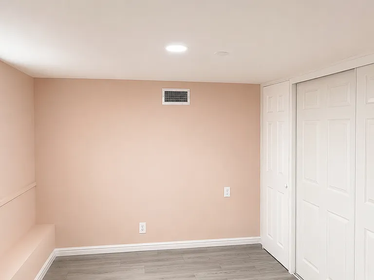 519 N Indiana St — Photo 3