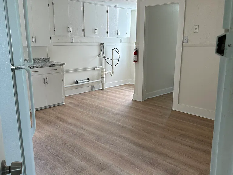28 Chestnut St — Photo 9
