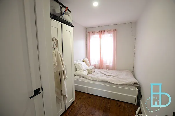 Rented by Brooklyn High Rise LLC | media 9