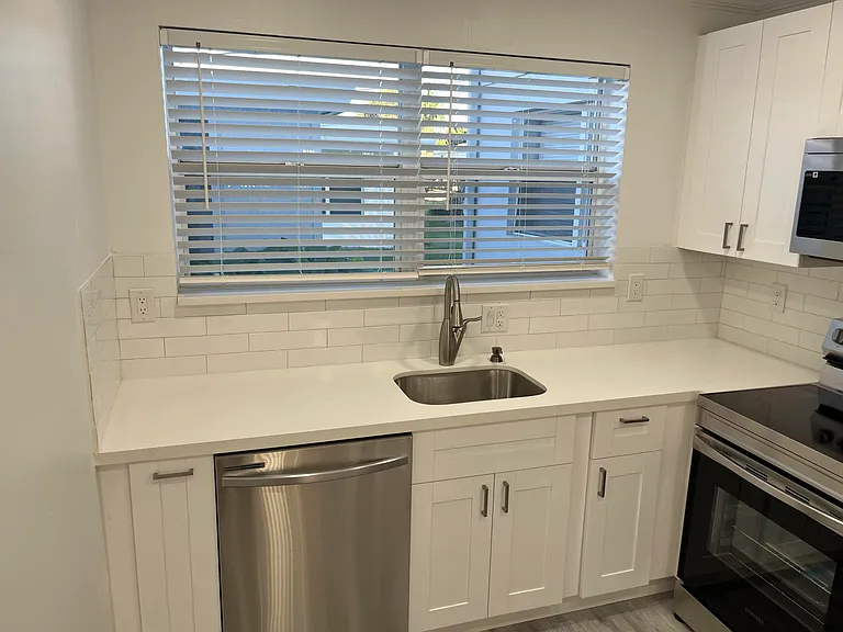 2748 NE 28th Ave #2 — Photo 9