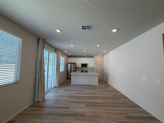 3rd image of 243 Lockhart Way