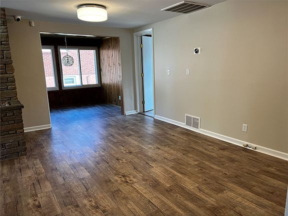 3rd image of 1780 Philadelphia St