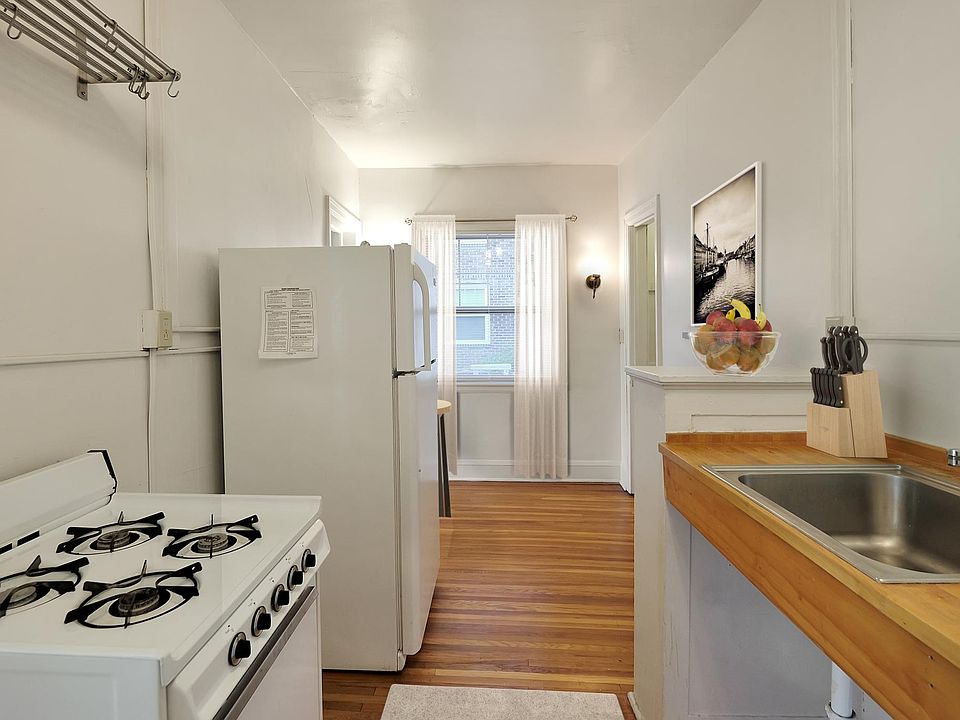 1st image of 194 Summit Ave APT 215