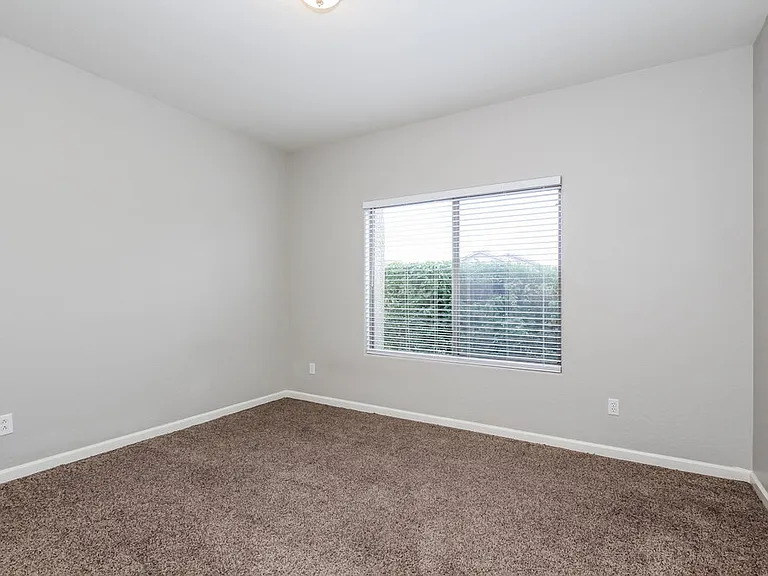 14510 N 87th Ave — Photo 12