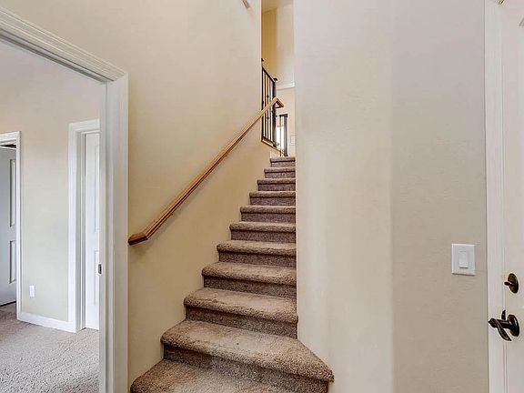 4th image of 457 E Woodland Dr
