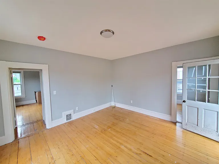 146 Highland Ave #2 — Photo 7