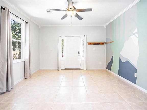 5th image of 2654 Myrtle St