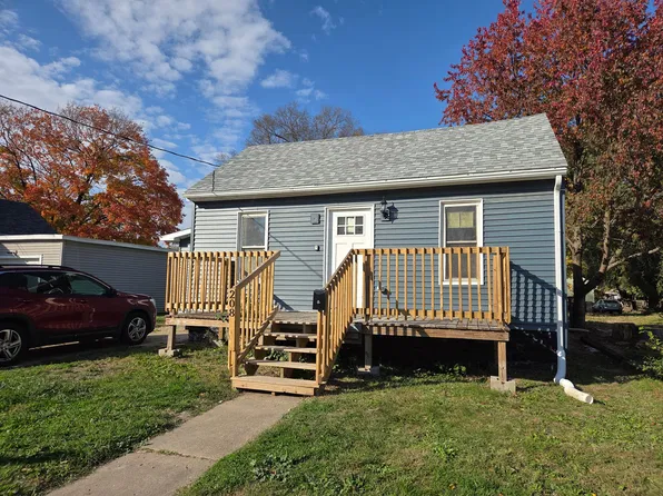 208 E Bronson St, Streator, IL 61364