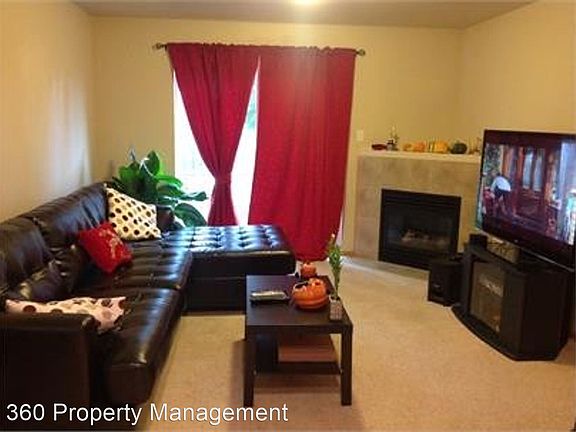 3rd image of 512 NW Oxford Pl #1