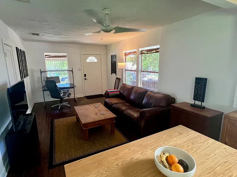 1601 Clifford Ave — Photo 5