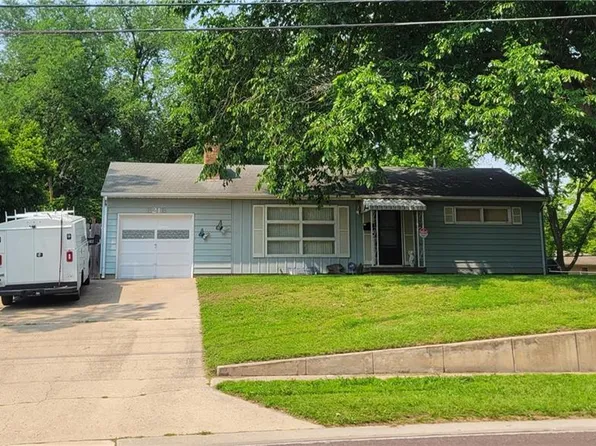 8218 W 87th St, Overland Park, KS 66212