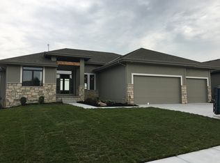 1303 S 209th Cir, Elkhorn, NE 68022