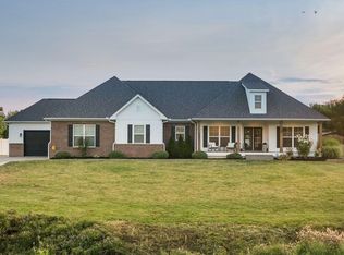 4881 Hoover Rd, Grove City, OH 43123