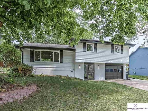 2nd image of 9318 Laurel Ave