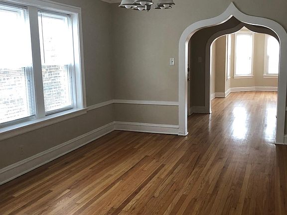 5th image of 6318 N Francisco Ave APT 3