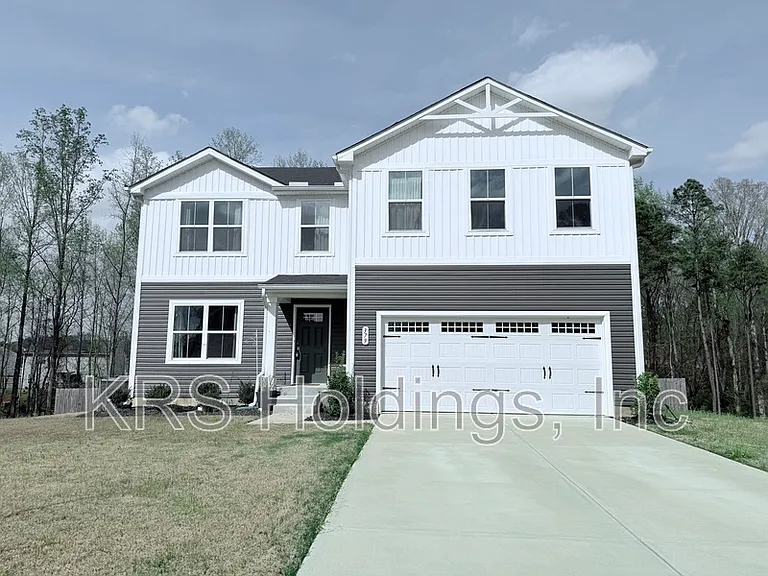 379 Hunting Wood Dr — Photo 2