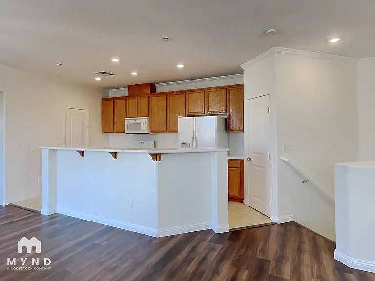 495 Westminster Hall Ave #103 — Photo 6