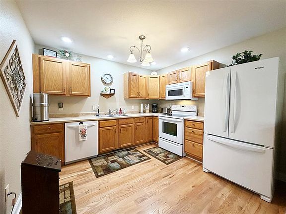 2nd image of 770 Diamond Lane