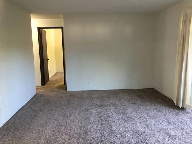 725 W 4th Alley 4th 440 Madison #726-W-460 — Photo 4